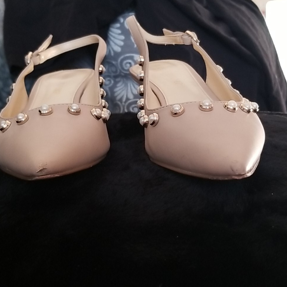 Flats - Picture 2 of 4